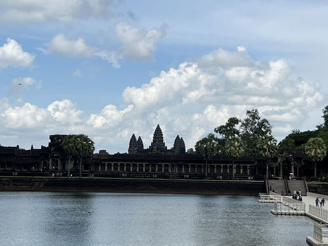 Witness the World Wake Up — Angkor Wat’s Magical Mirror Sunrise 🌅🛕