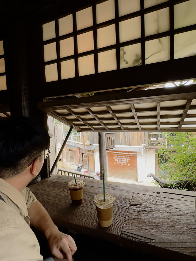 The cafe that located inside the ancient city 🌼