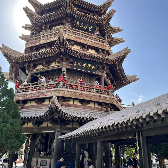  A Perfect Day in Dunhuang — Desert, Art, and Night Vibes
