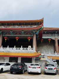 The Guardians of Kek Lok Si