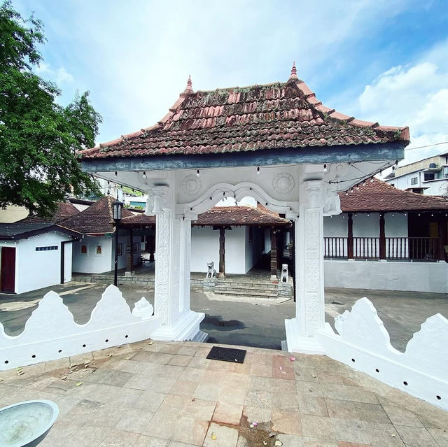 A Spiritual Experience at the Temple of Kataragama  A Spiritual Experience at the Temple of Kataragama