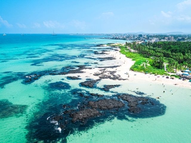 🏖️ 협재해수욕장 – 에메랄드빛 노을이 머무는 해변