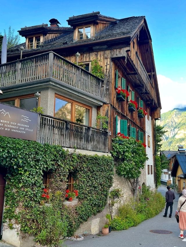 🏞️ Hallstatt: A Fairytale Village by the Lake