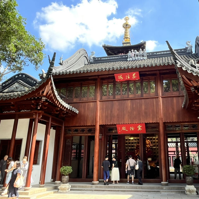 🔔 Hanshan Temple — Bells Beyond the City Walls 🔔 Hanshan Temple — Bells Beyond the City Walls