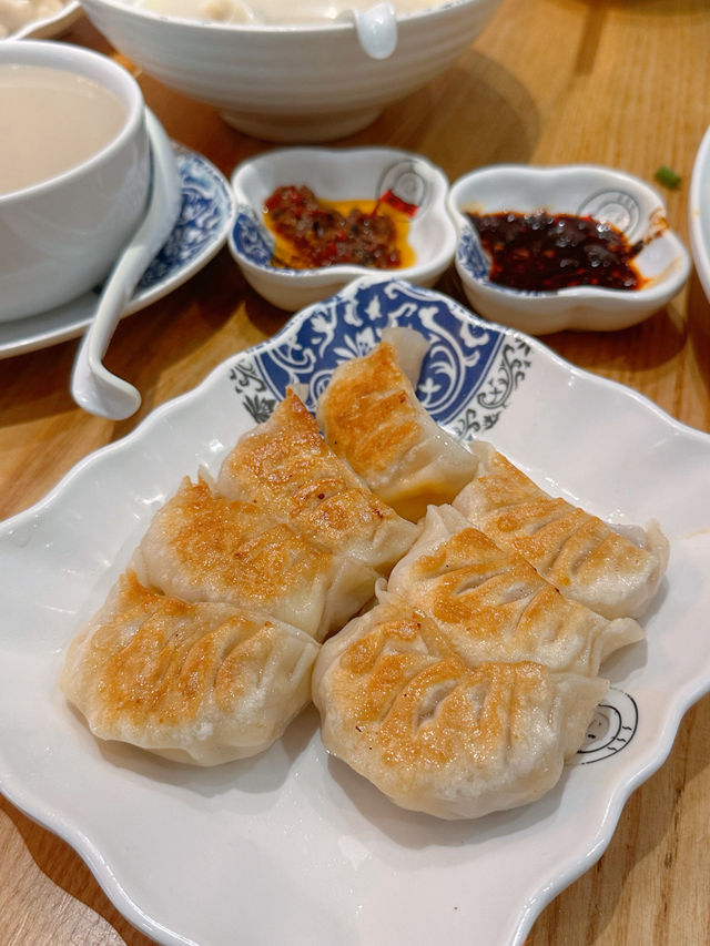 芝士餃子外脆內濃味道爆燈 芝士餃子外脆內濃味道爆燈