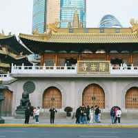 Jingan templeไหว้พระกลางเมือง