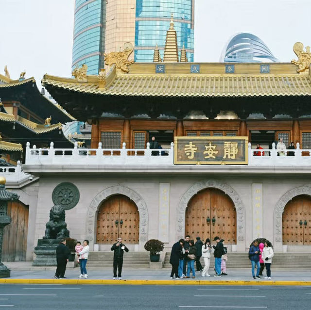 Jingan templeไหว้พระกลางเมือง