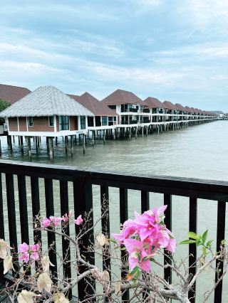 Golden Palm Tree, Sepang – The Perfect Beachfront Staycation Escape