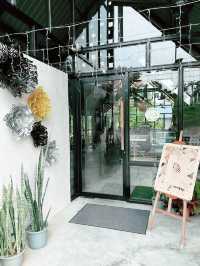 Lakeside Café at Sepang Circuit: Dining with a View