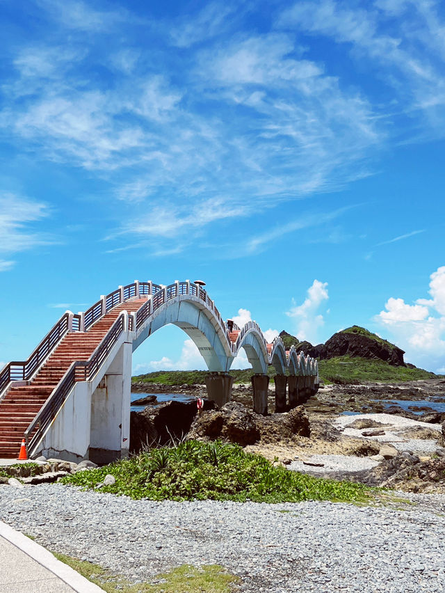 🌉 Sanxiantai Bridge: The Eight-Arched Pathway to Paradise! 🌊