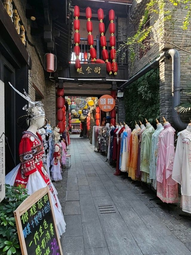 “Timeless Charm Along the Li River – Discovering Daxu Old Town”