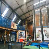 สนามปีนผาจำลองสุดมันส์ใจกลางเมือง Rock Climbing