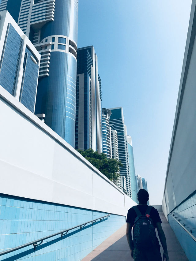 🏙️ 하늘에 닿은 도시, 두바이의 빛 🇦🇪