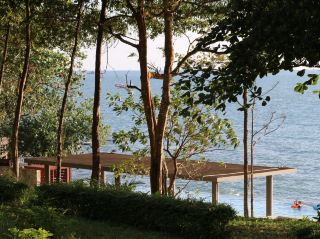 Потрясающий пейзажный бассейн отеля Sihanouk настолько прекрасен, что вам не захочется уходить после хотя бы одного пребывания.