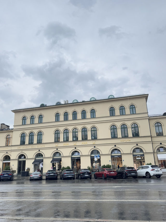 RESIDENZ MUSEUM MUNICH: A PALACE OF ROYAL GRANDEUR 🇩🇪🏛️✨