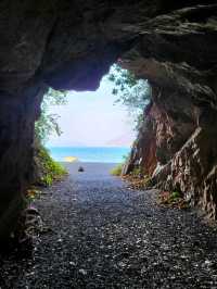 바다와 동굴의 특별한 조합이 아름다운곳