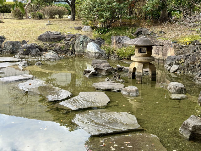 Tranquil Beauty of Former Yasuda Garden in Autumn Tranquil Beauty of Former Yasuda Garden in Autumn