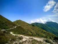 蓮花山的冒險：探索未知國度的勇氣 🏞️🌿