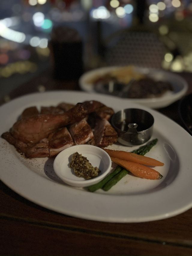  一間可以飽覽上海外灘的西餐廳！