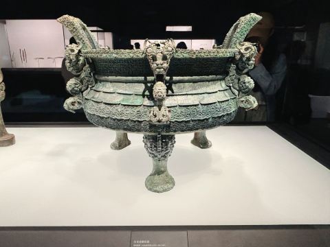 上海博物館東館｜青銅の光：通史ギャラリーで中華文明3600年の秘密を