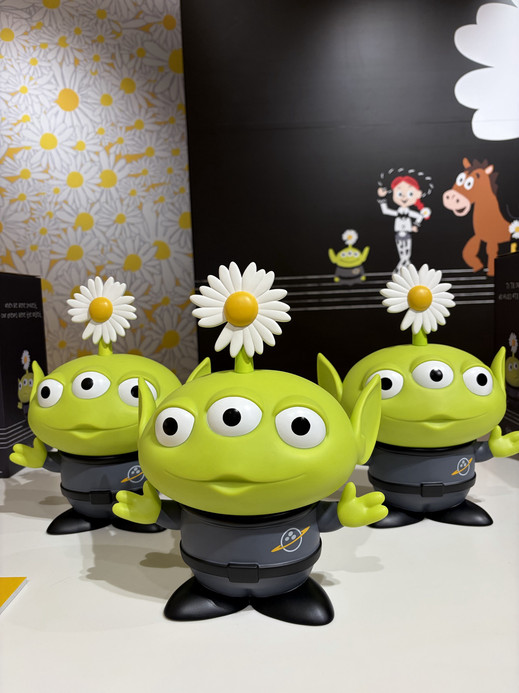 Tokyo] Endless Photo Ops! The Limited G-DRAGON × Toy Story Event