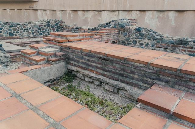駅のすぐ横にあるソフィアの遺跡