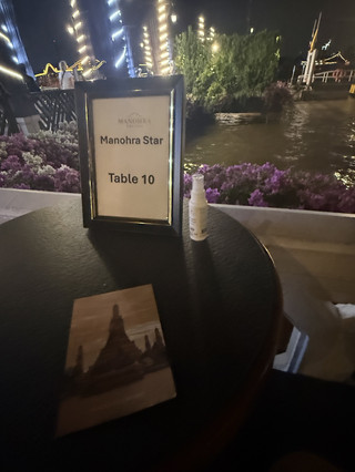 與眾不同的晚餐遊輪之旅－湄南河上的瑪諾拉遊輪