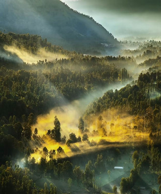 🌋 Mount Bromo at Early Morning — Java, Indonesia 🇮🇩