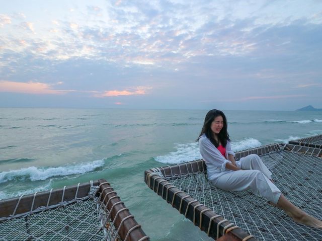 The Sea Cret หัวหิน ที่พักธีมสีชมพู สระว่ายน้ำใหญ่