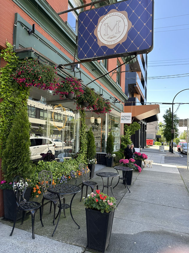 밴쿠버에서 가장 사랑스러운 Cafe Melo Patisserie 💕