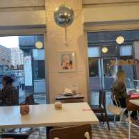 英國曼徹斯特 超多選擇特色甜品店 仲有開心果醬賣