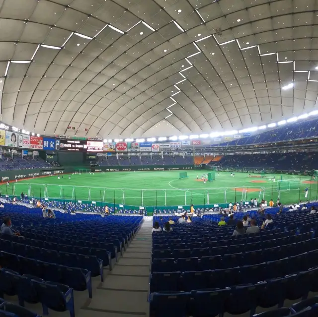 Watch a baseball game in Japan! ⚾️ 