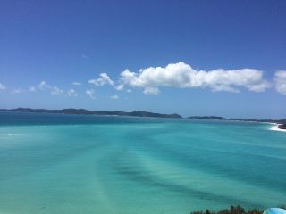 Sailing the Whitsunday Islands