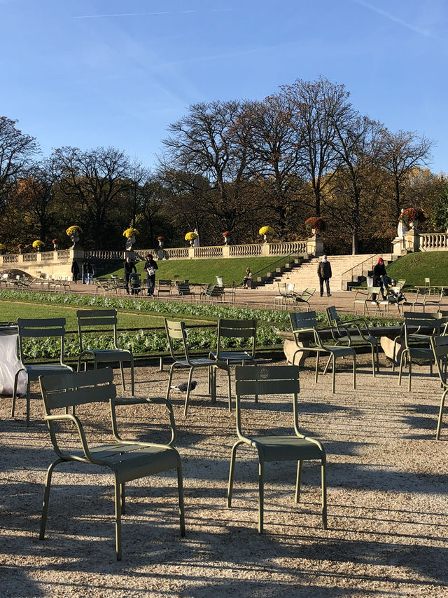 Paris | Enjoy the autumn vibe of Luxembourg Gardens like Parisian