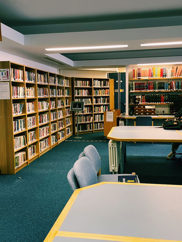 Step Into Oxford’s Oldest Library: Duke Humfrey’s Library! 📖