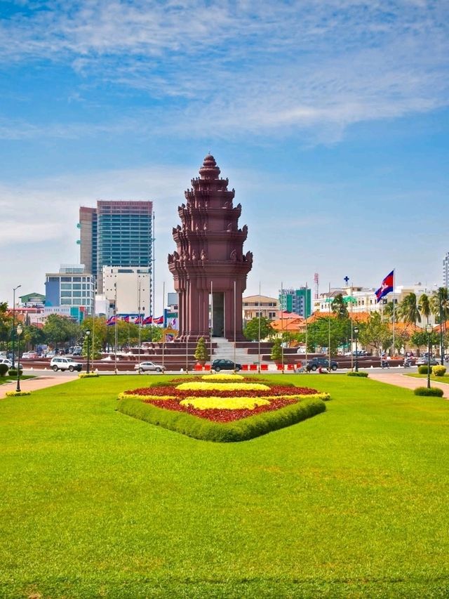 Independence Monument, Phnom Penh: A Symbol of Freedom and Pride