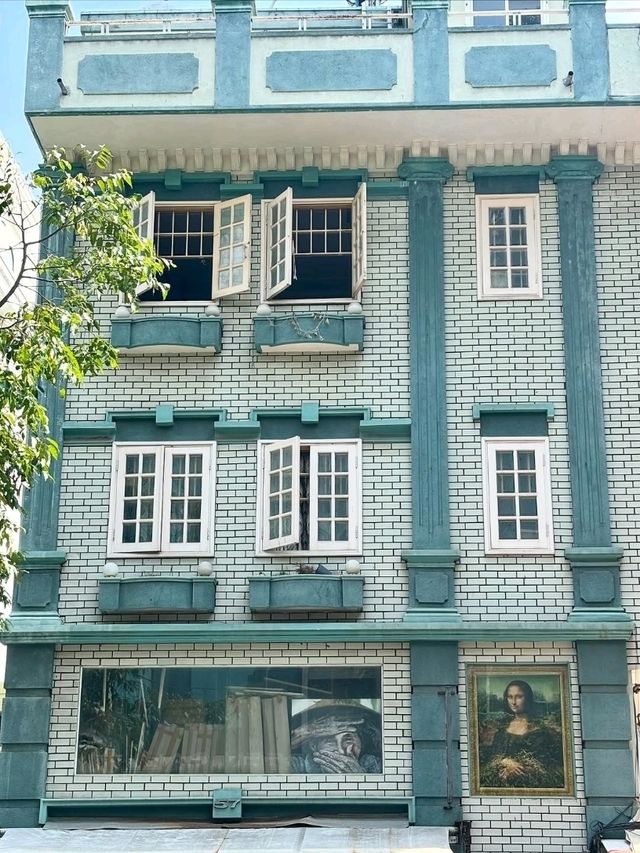 Ho Chi Minh City, Vietnam: A Dynamic Blend of Heritage and Modern Life