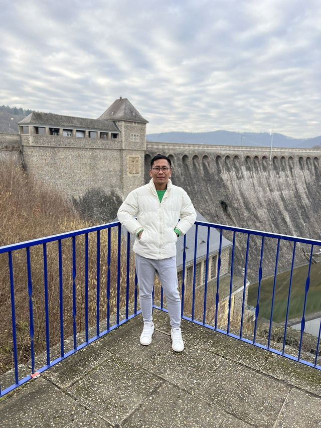 A marvel of engineering, history, and nature — welcome to the Edersee Dam in Hessen, Germany 🇩🇪🌊🏞️
