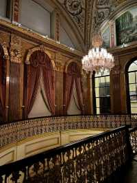🏛️ Dolmabahçe Palace – Ottoman Grandeur on the Bosphorus