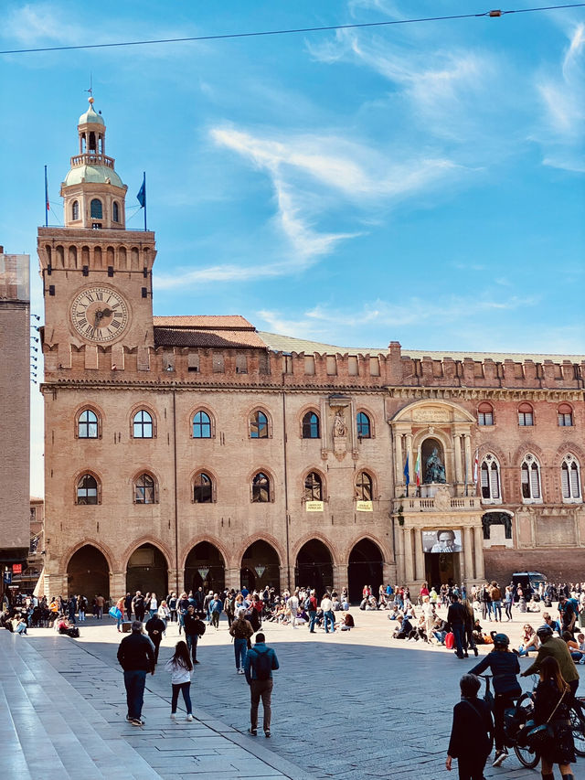 Exploring Bologna – Porticoes, Pasta, and a City Full of Character