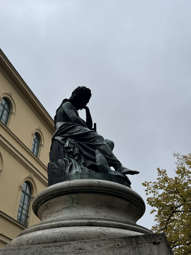 1-DAY MUNICH GRAND TOUR! 4 Must-See Spots