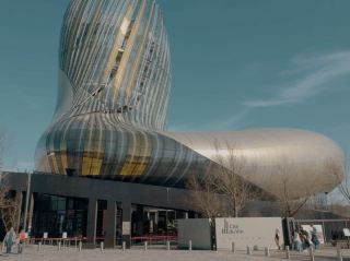 🇫🇷ขอฉลองให้กับทิวทัศน์อันงดงามของบอร์โดซ์ 🥂 สวนสนุกธีมไวน์ที่ให้คุณได้เพลิดเพลินด้วยประสาทสัมผัสทั้งห้า 🍷✨