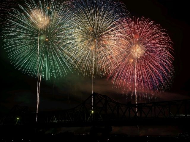 【日本新潟】長岡花火大會攻略:門票抽選、最佳觀賞席與散場避人群全解密