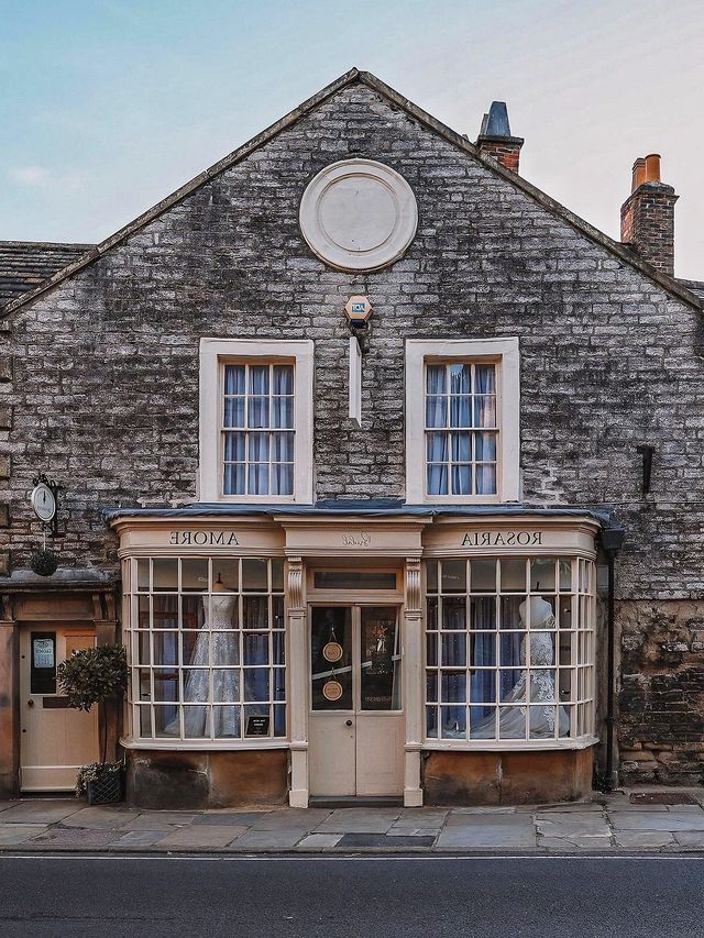 Don't miss out on Peak District, a treasure town on your trip to the UK!