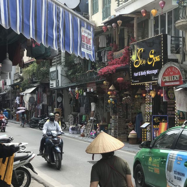 Crazy & Fun Hanoi! Watch Out for Trains!!!