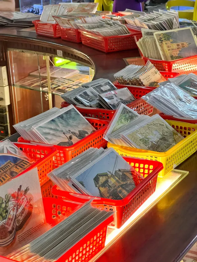 Exploring Saigon Central Post Office - A Fusion of French Elegance and Vietnamese Culture! 💌🇻🇳