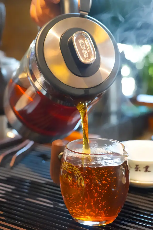 Yunnan Travel | What is Dehong Sour Tea?