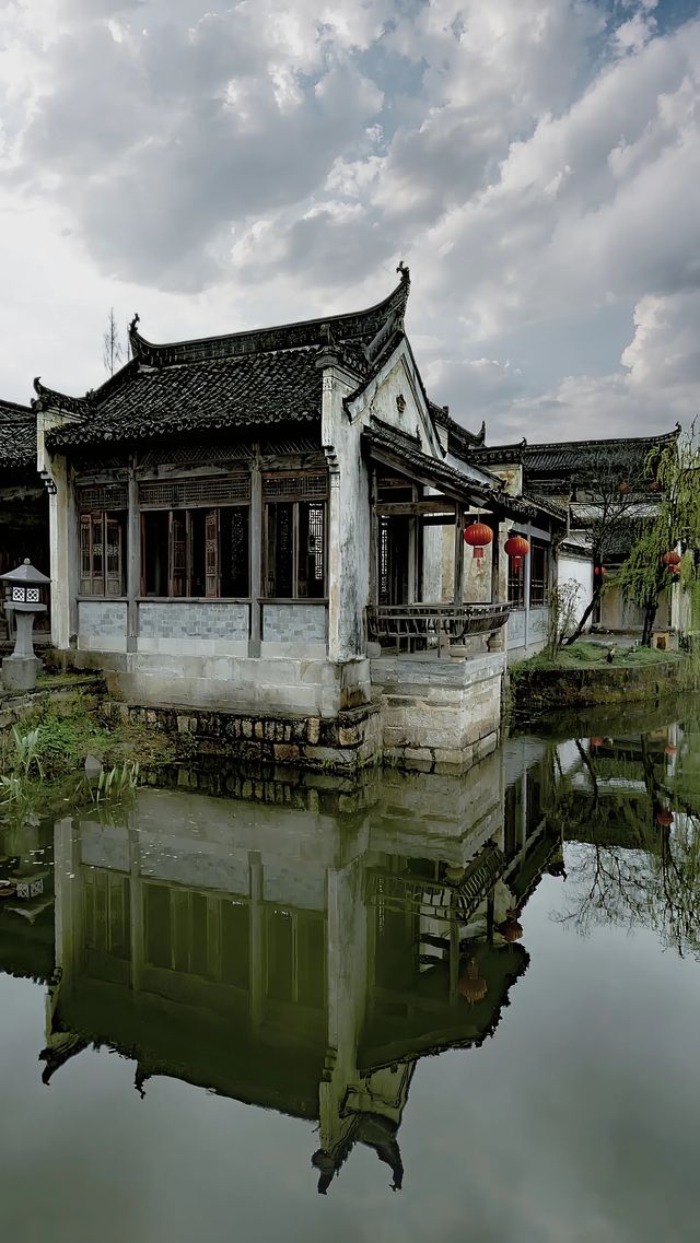 總要去一趟徽州呈坎吧！來看看這個水墨江南第一村，遊呈坎一生無坎，這裡一半人間煙火，一半詩情畫意，粉牆