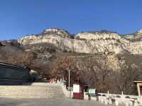 春天時節，天氣忽冷忽熱，我再次遊訪了錦州的青岩寺