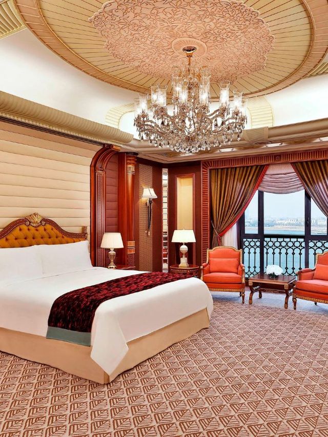 🌟✨ Jeddah's Jewel: Ritz-Carlton's Coastal Charm 🌊🕌